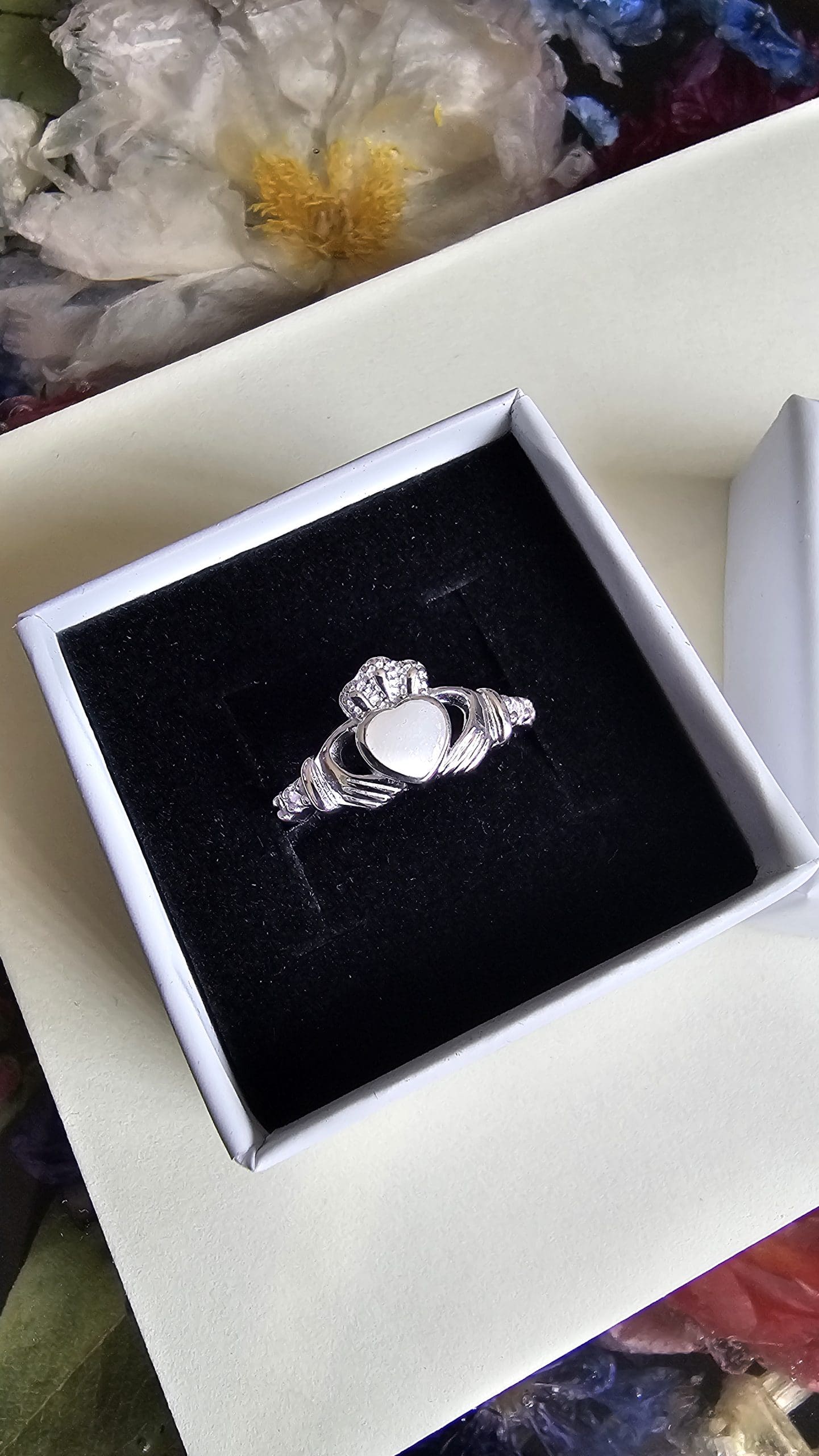 Breastmilk Jewellery UK – Silver Claddagh Ring with Preserved Breastmilk Heart