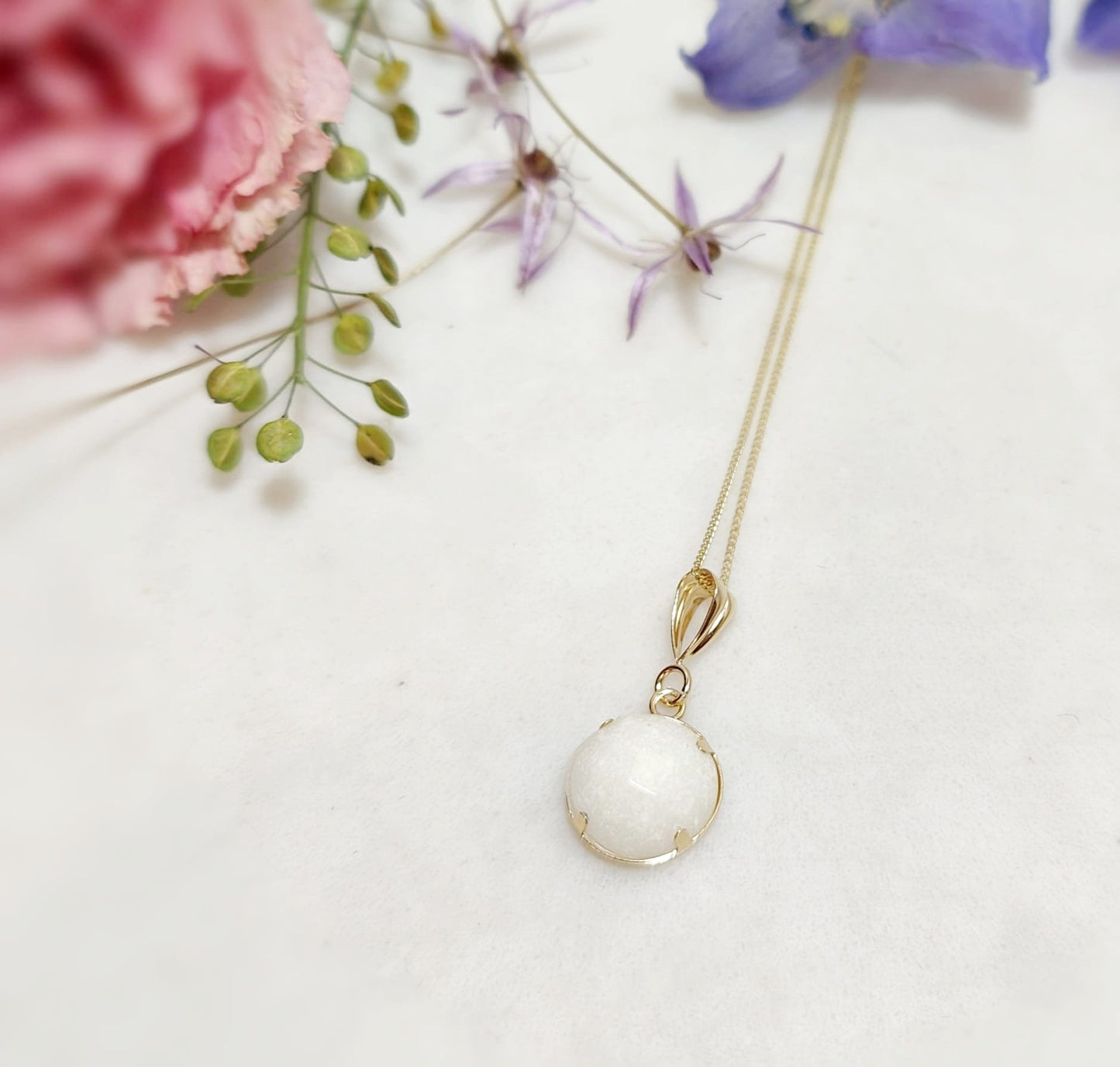 Breastmilk Jewellery UK – 9ct Gold Round Breastmilk Necklace