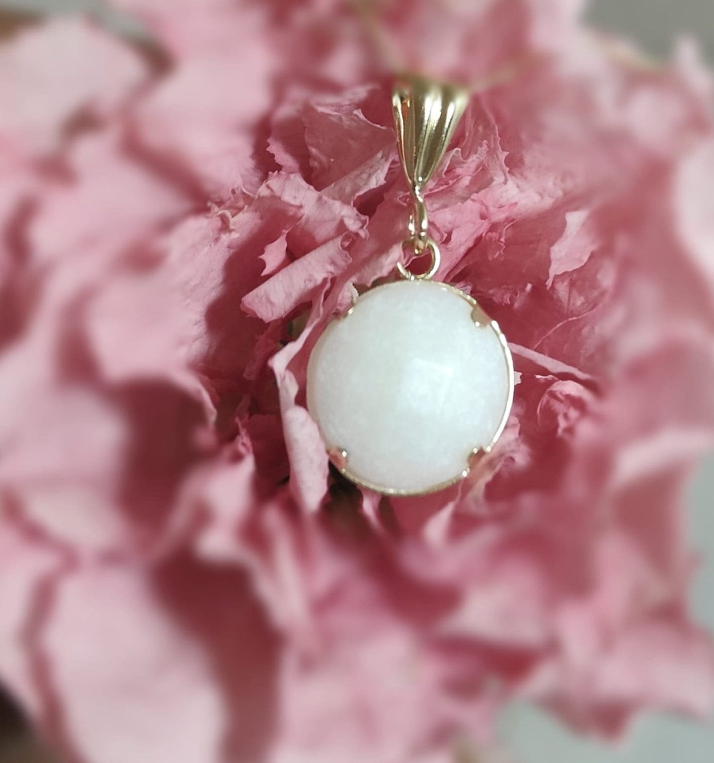 Breastmilk Jewellery UK – 9ct Gold Round Breastmilk Necklace