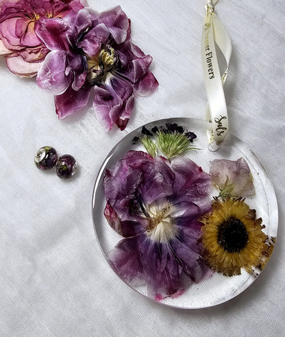Floral Hanging Preservation Disk – Wedding & Funeral Flowers in Resin UK Keepsake