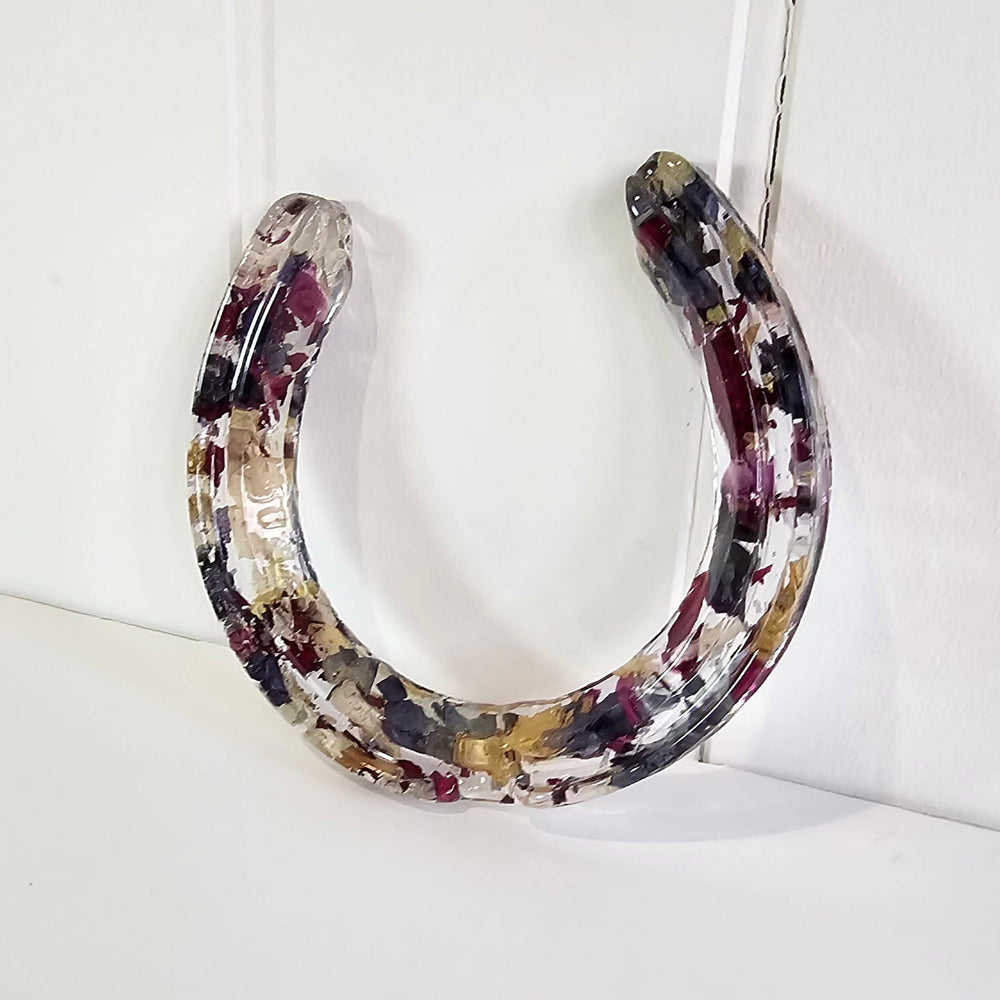 a resin flower preservation horseshoe