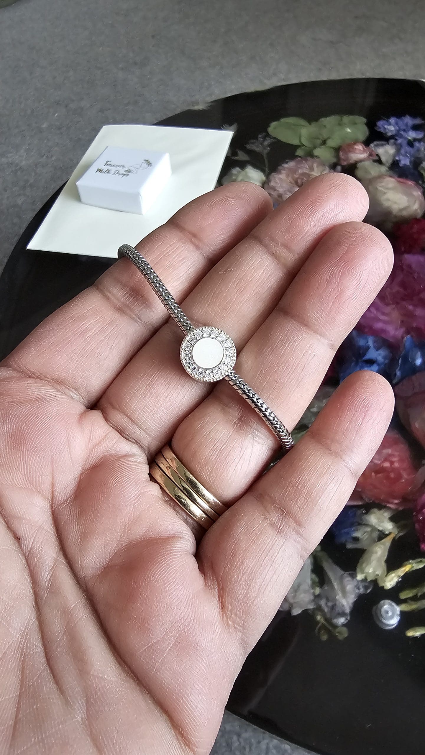 Breastmilk Jewellery UK – Sterling Silver Round Breastmilk Charm New Mum Gift