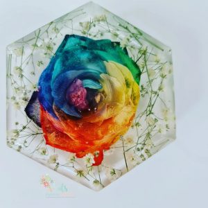 Resin preserved flower freestanding hexagon